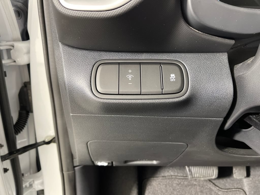 New 2026 Hyundai Venue SEL FWD image 30