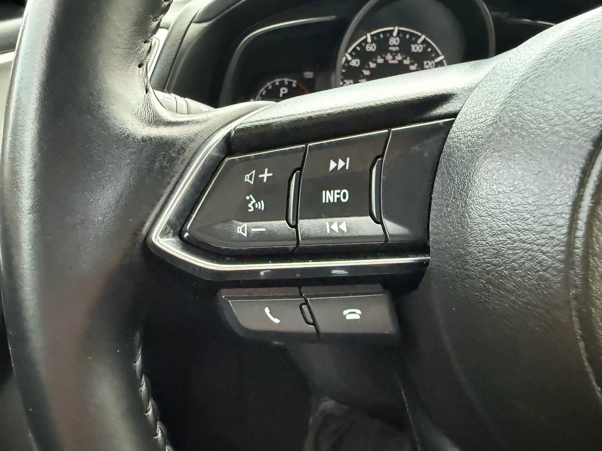 Used 2018 MAZDA MAZDA3 Touring image 26