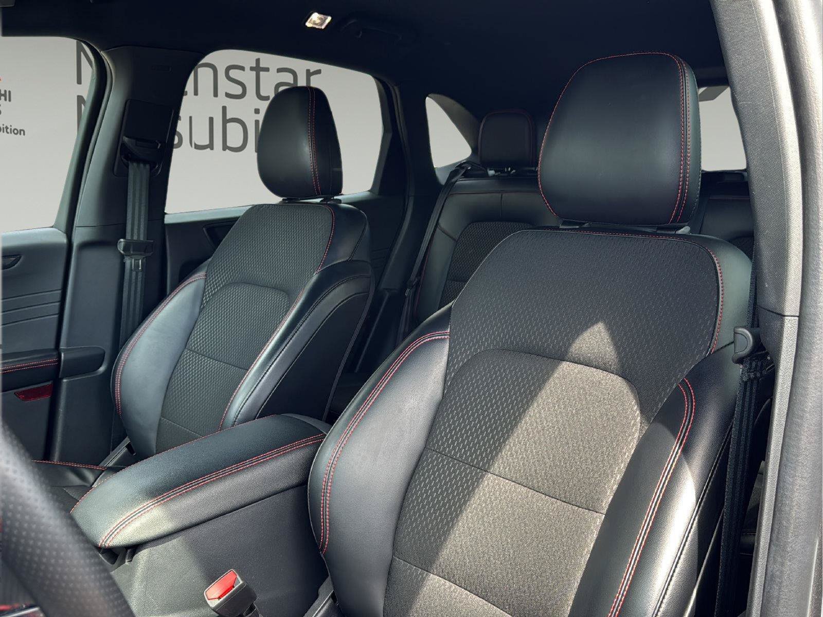 Used 2025 Ford Escape ST-Line FWD image 21