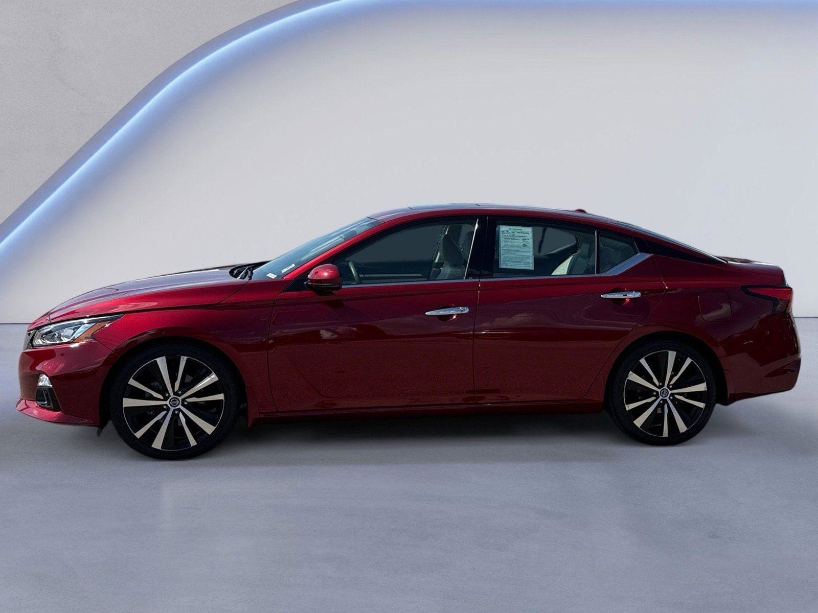 Used 2020 Nissan Altima 2.0 Platinum image 2