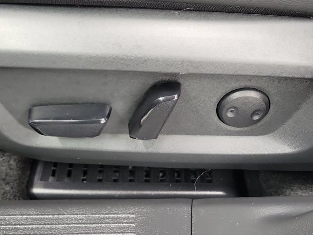 Certified 2025 Nissan Rogue SL FWD image 23