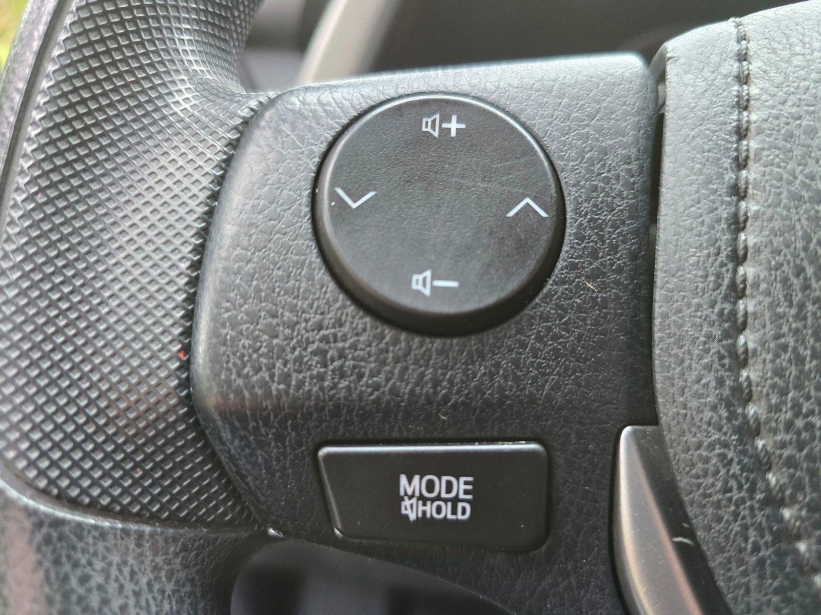Used 2016 Toyota RAV4 LE AWD/4WD image 25