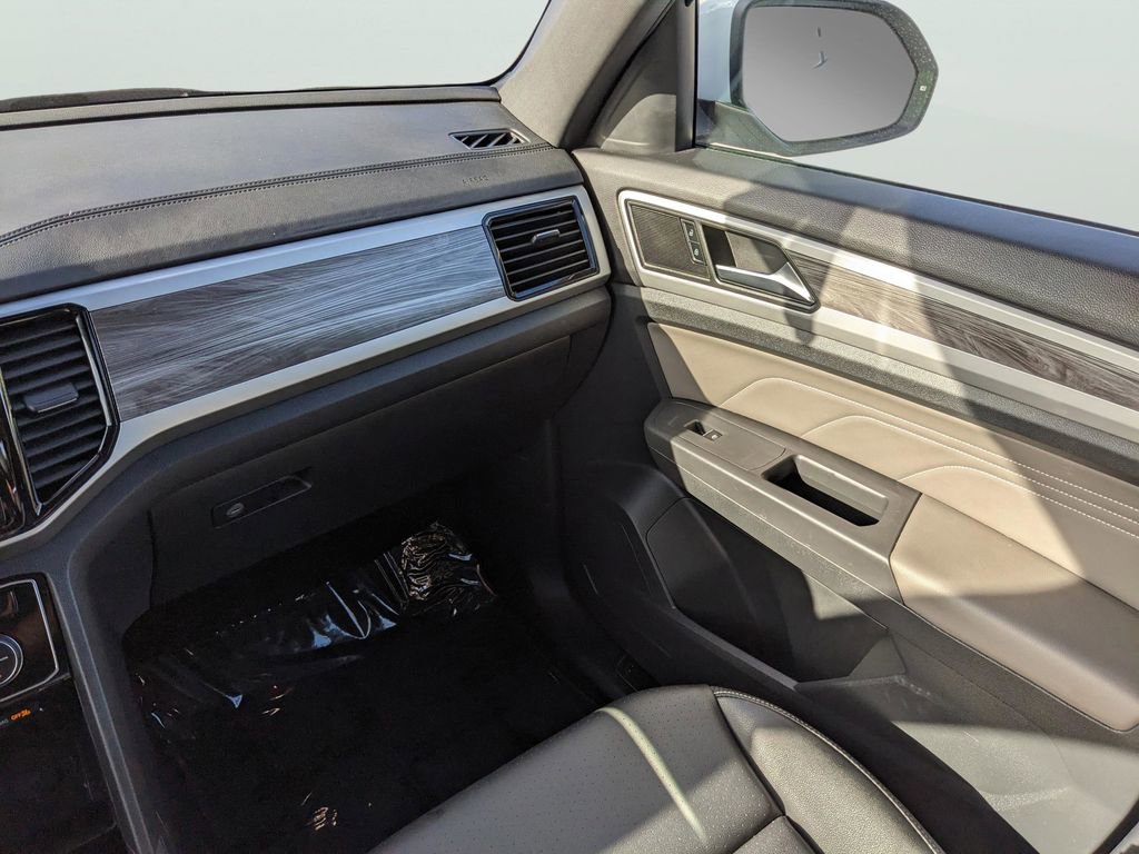 Used 2023 Volkswagen Atlas Cross Sport SE FWD image 16