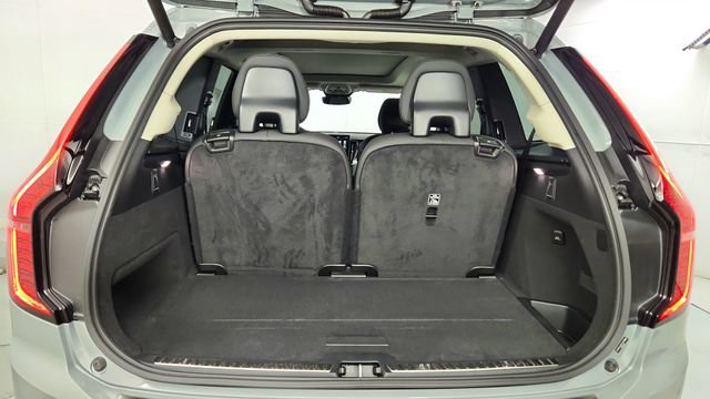 New 2026 Volvo XC90 B5 Plus w/ Protection Package Premier AWD/4WD image 40