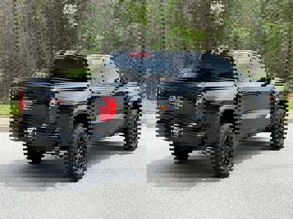 New 2026 GMC Canyon Elevation w/ Convenience Package image 13