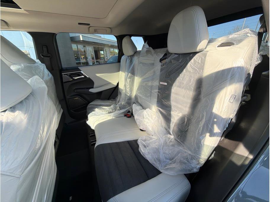 New 2026 Mitsubishi Outlander LE image 19