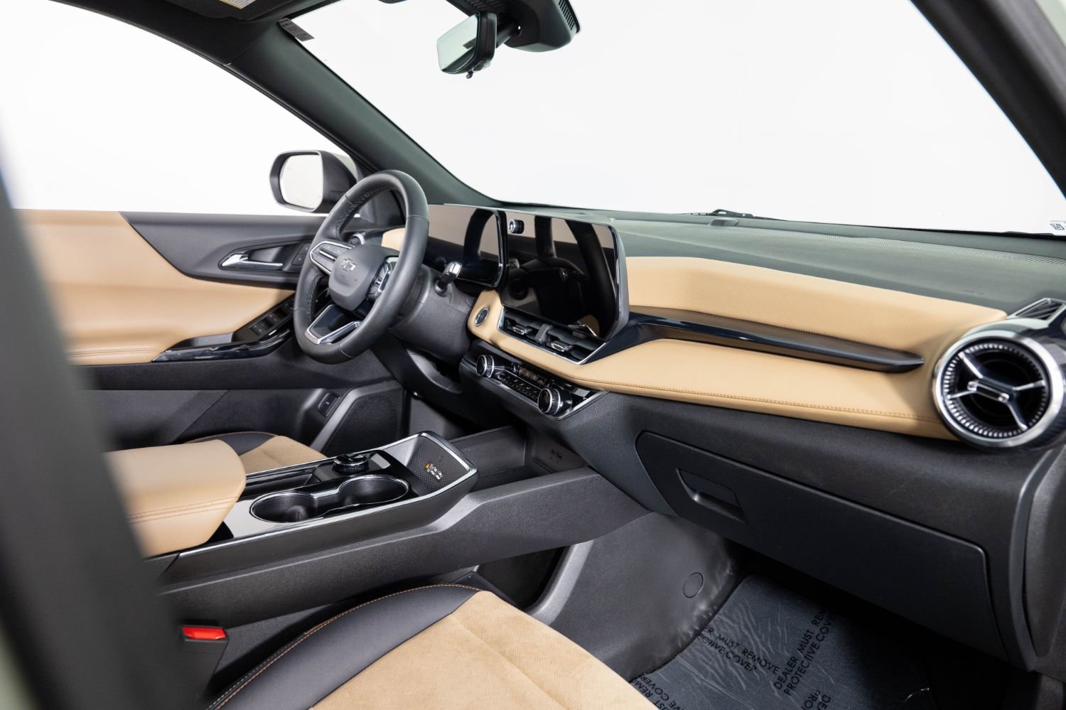 Used 2025 Chevrolet Equinox ACTIV w/ Safety and Technology Package image 27