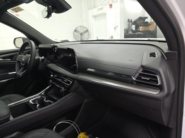 New 2026 Chevrolet Traverse LT w/ Driver Confidence Package AWD/4WD image 29
