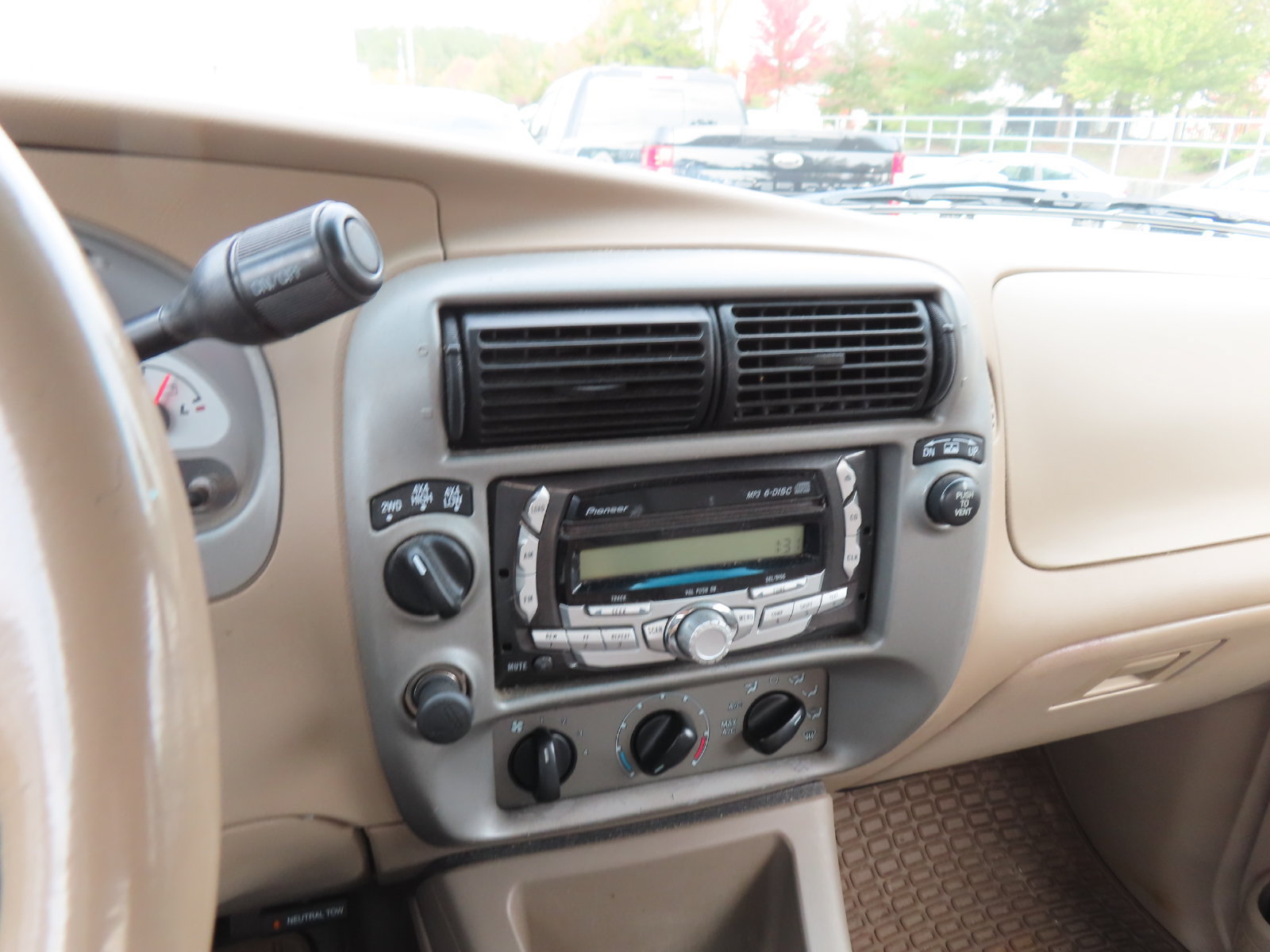 Used 2004 Ford Explorer Sport Trac Adrenalin AWD/4WD image 19