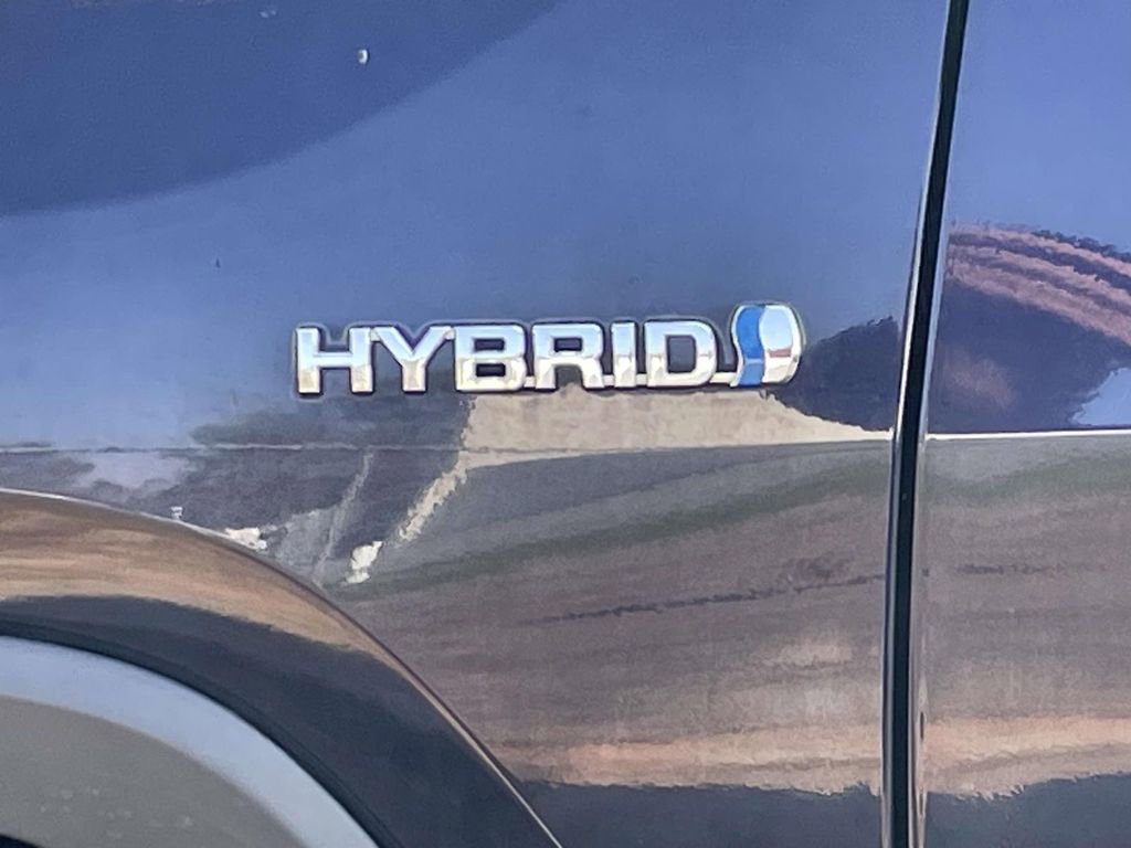 Used 2021 Toyota RAV4 XLE Premium image 27