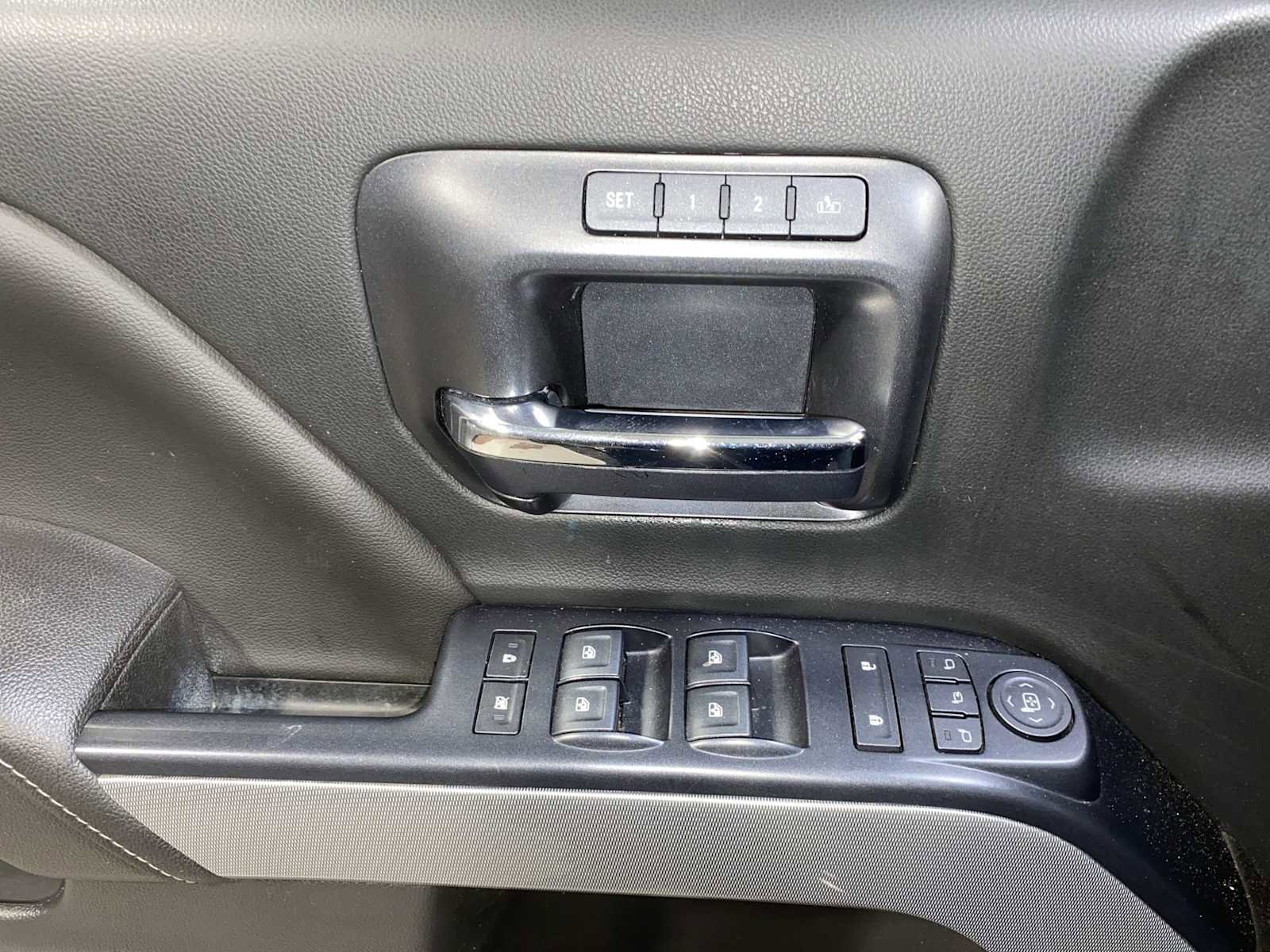 Used 2018 Chevrolet Silverado 1500 LTZ Z71 w/ LTZ Plus Package AWD/4WD image 22