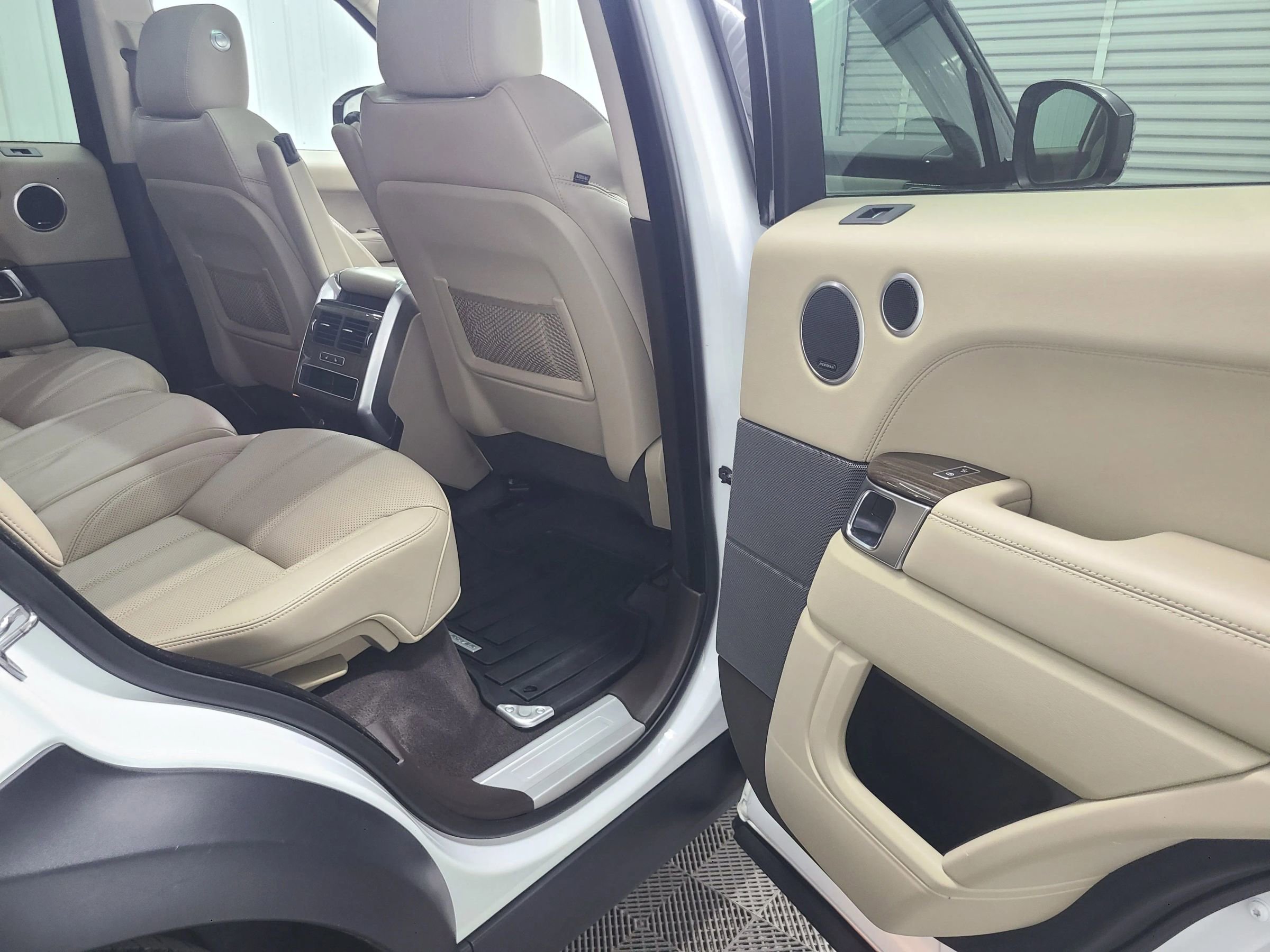 Used 2016 Land Rover Range Rover Sport Supercharged image 40