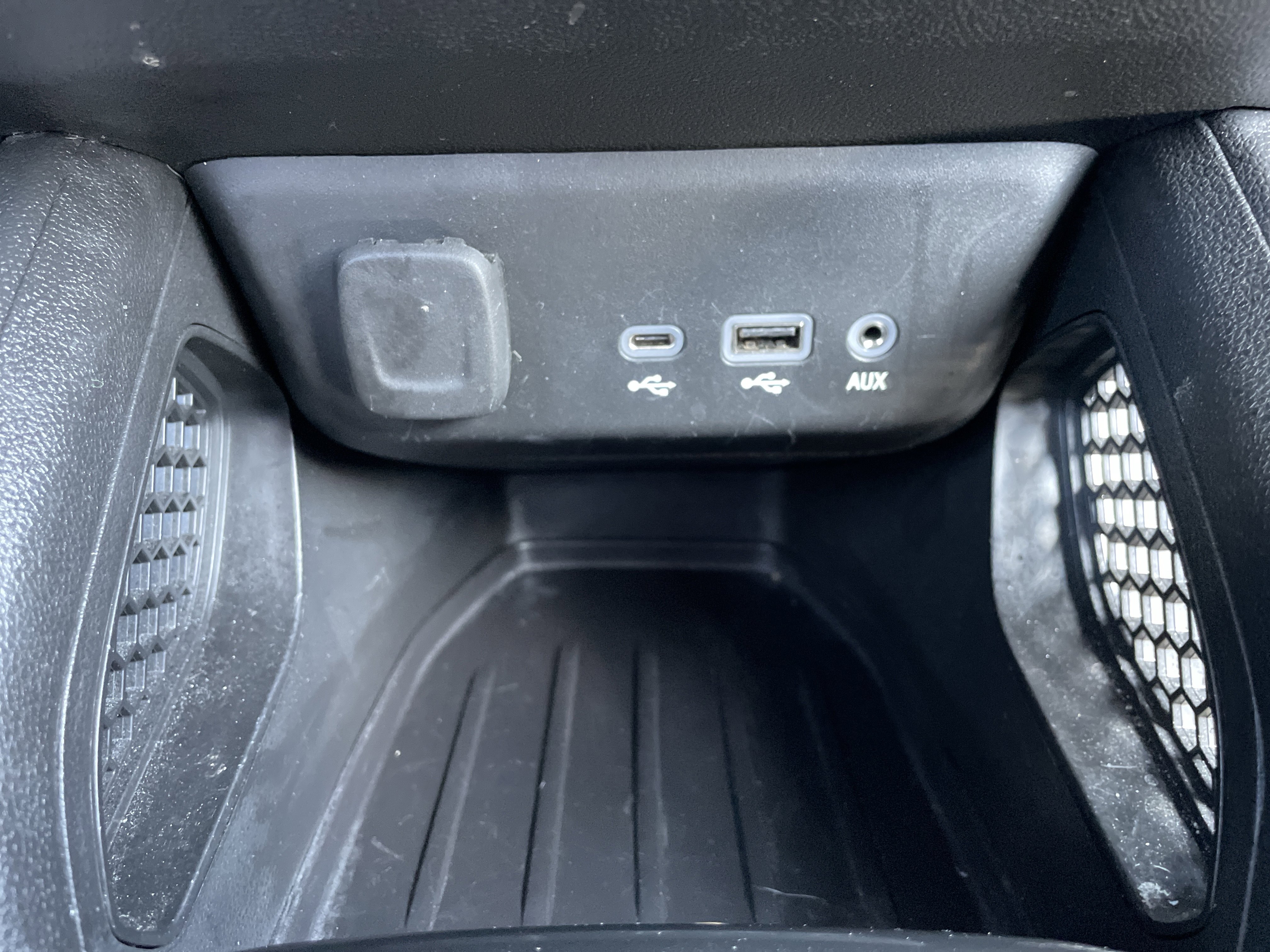 Certified 2023 Chevrolet TrailBlazer ACTIV w/ Sun and Liftgate Package FWD image 34
