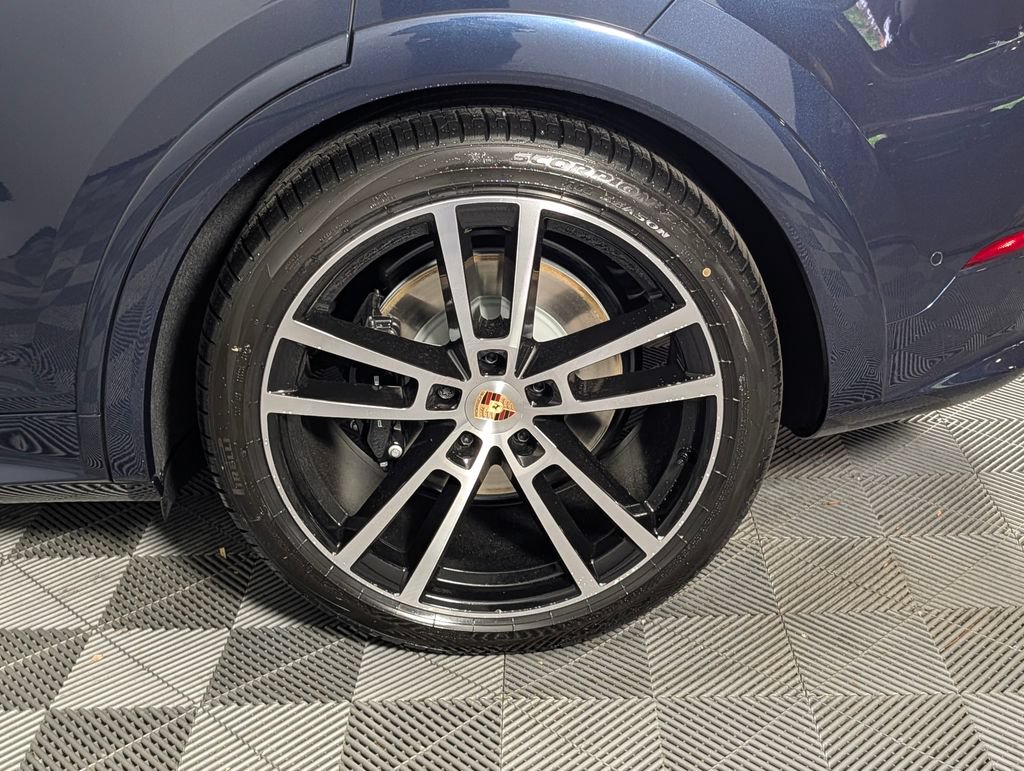 New 2026 Porsche Cayenne GTS AWD/4WD image 12