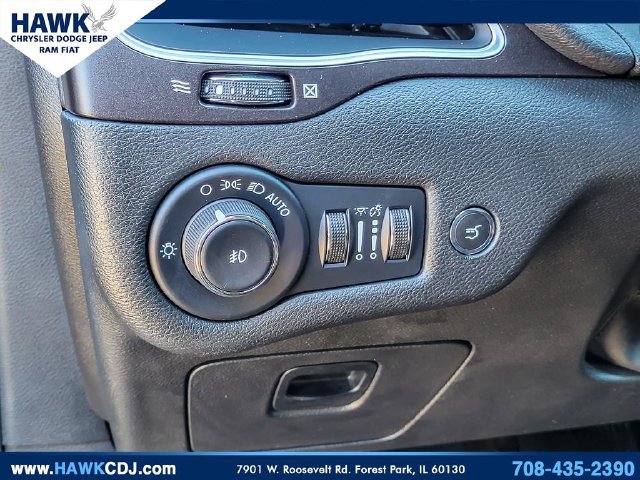 Used 2022 Jeep Cherokee Trailhawk w/ Technology Group B AWD/4WD image 14