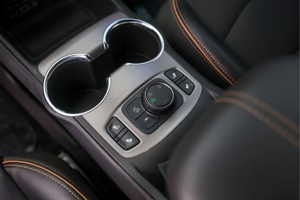 Used 2024 GMC Terrain AT4 image 23