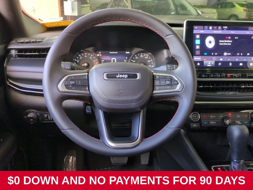 Used 2025 Jeep Compass Trailhawk AWD/4WD image 22