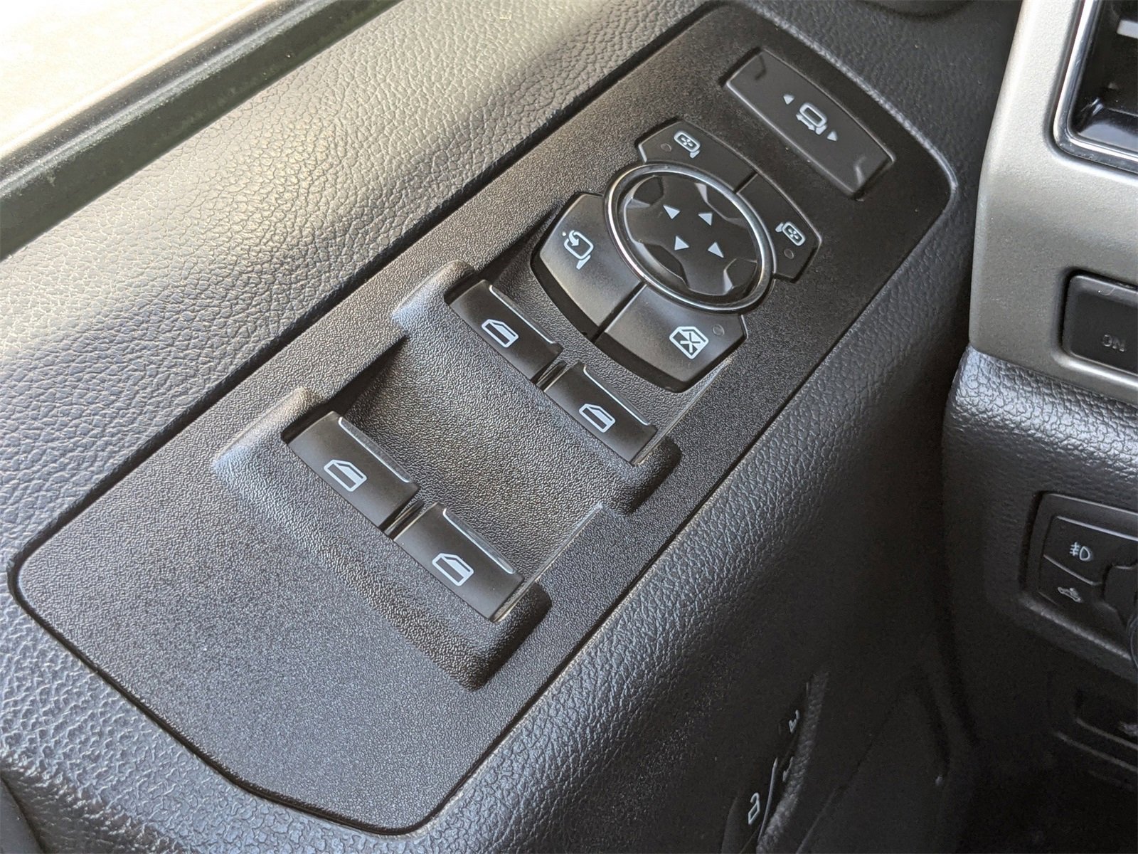 Used 2022 Ford F250 Lariat w/ Lariat Ultimate Package image 27