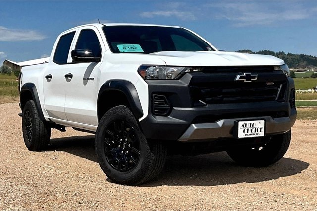 Used 2024 Chevrolet Colorado Trail Boss w/ Safety Package image 3
