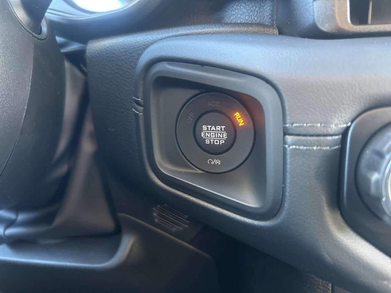 New 2026 Jeep Gladiator Sport AWD/4WD image 17