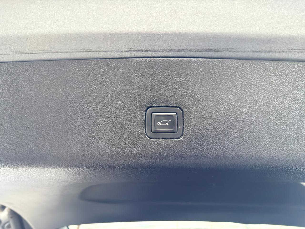 Used 2019 Chevrolet Traverse LT w/ LPO, Floor Liner Package AWD/4WD image 76