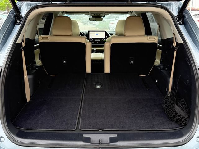 Used 2023 Toyota Highlander Platinum FWD image 29