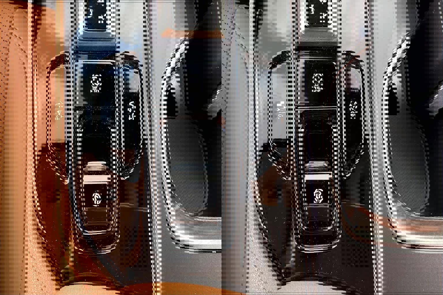 Used 2025 Lexus NX 250 FWD w/ Accessory Package (2T) image 32