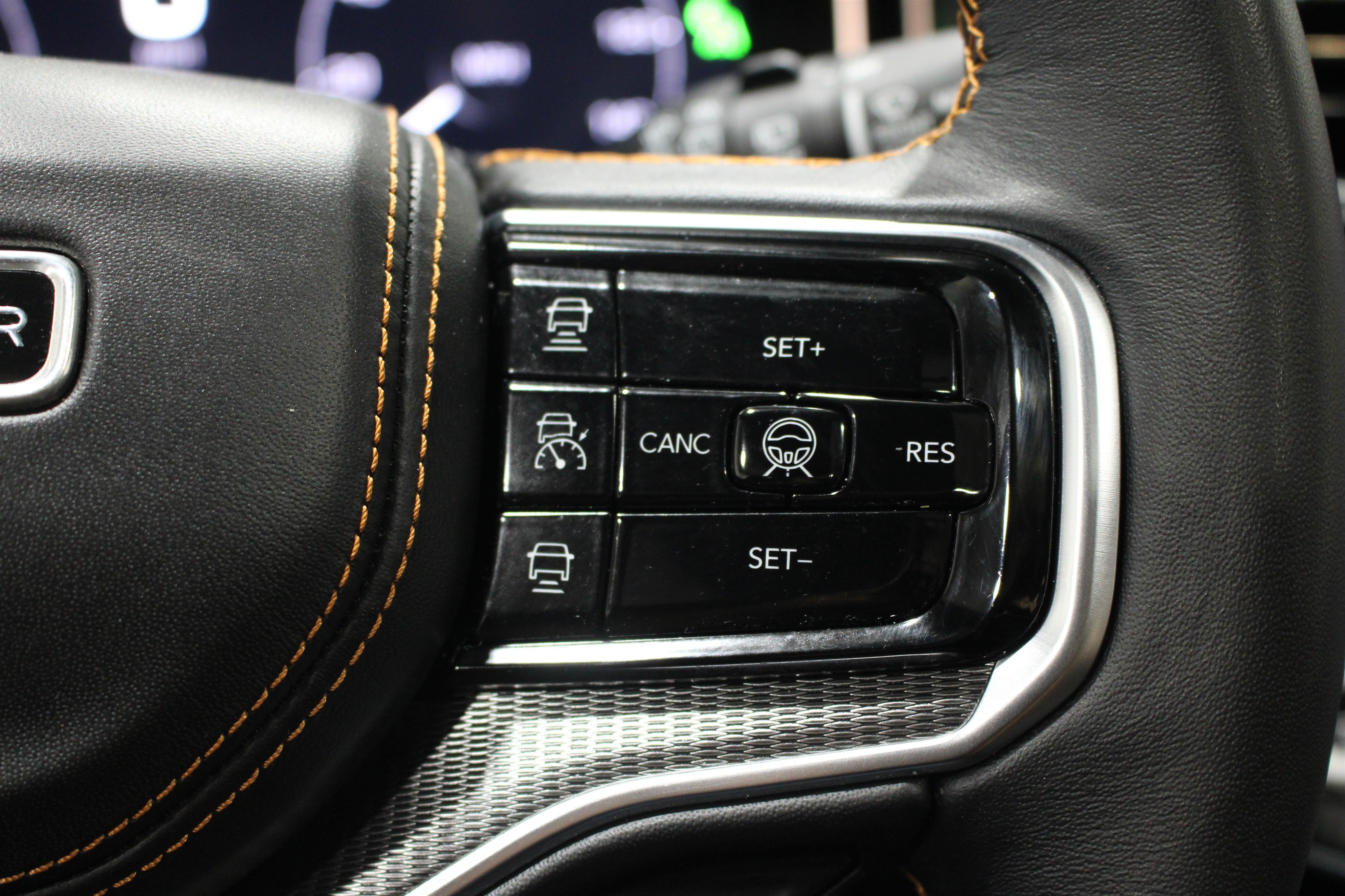 Used 2023 Jeep Grand Wagoneer Series III AWD/4WD image 13