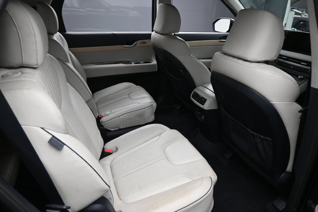 Used 2023 Hyundai Palisade Limited w/ Cargo Package FWD image 34