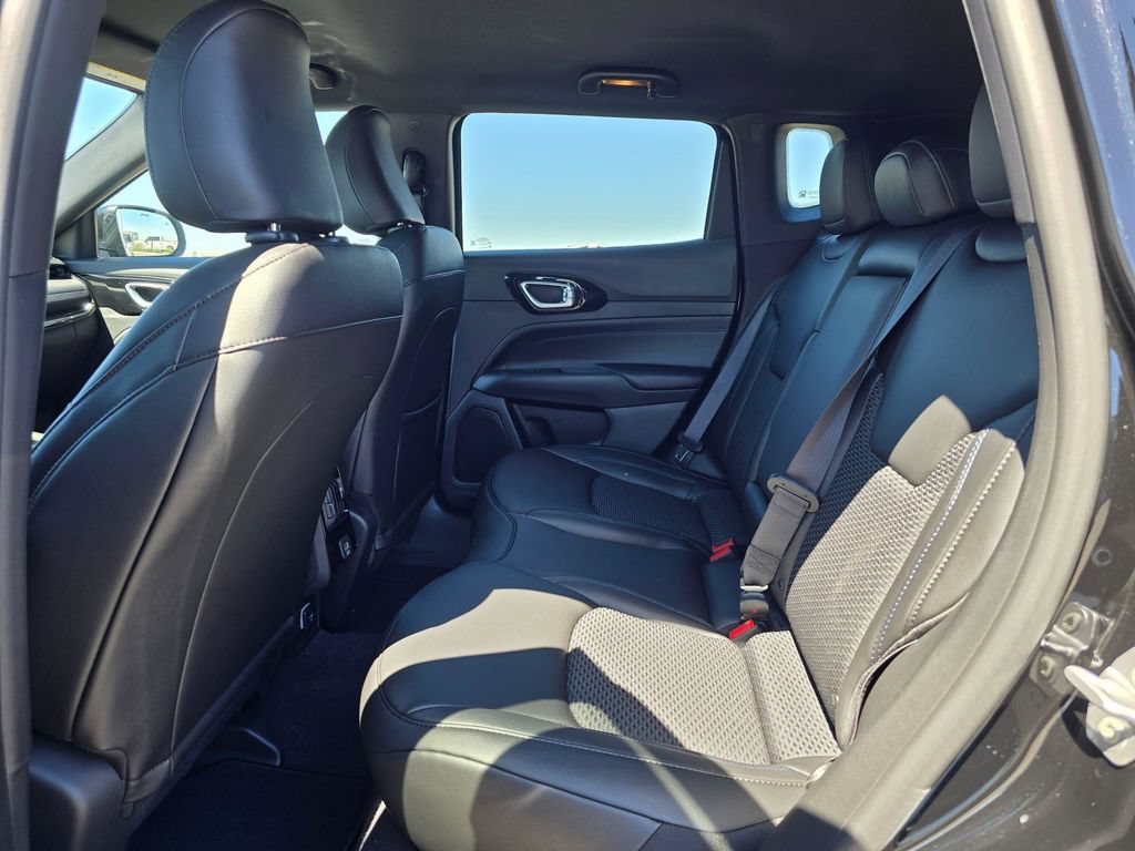New 2026 Jeep Compass Latitude AWD/4WD image 15