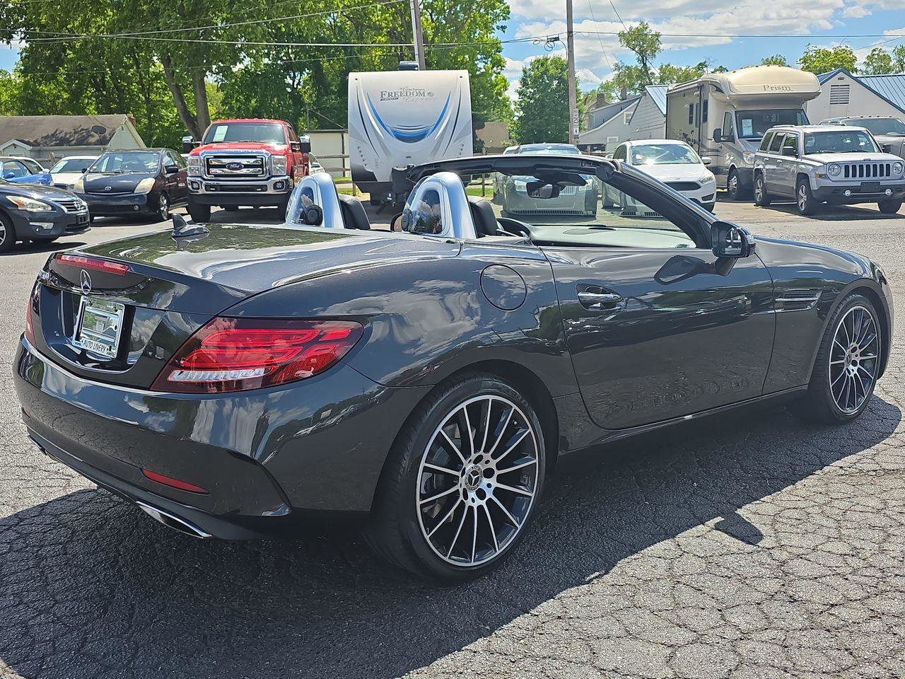 Used 2019 Mercedes-Benz SLC 300 image 2