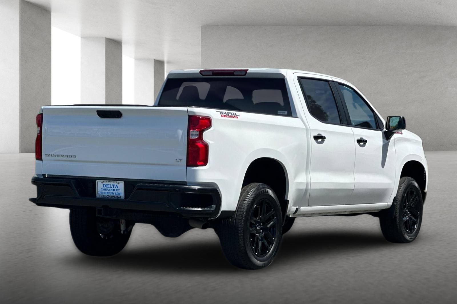 Used 2025 Chevrolet Silverado 1500 LT Trail Boss w/ Protection Package AWD/4WD image 4