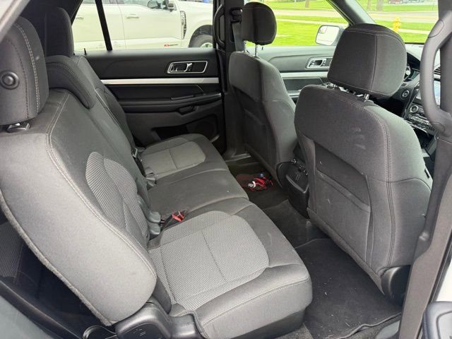 Used 2017 Ford Explorer XLT w/ Equipment Group 201A AWD/4WD image 16