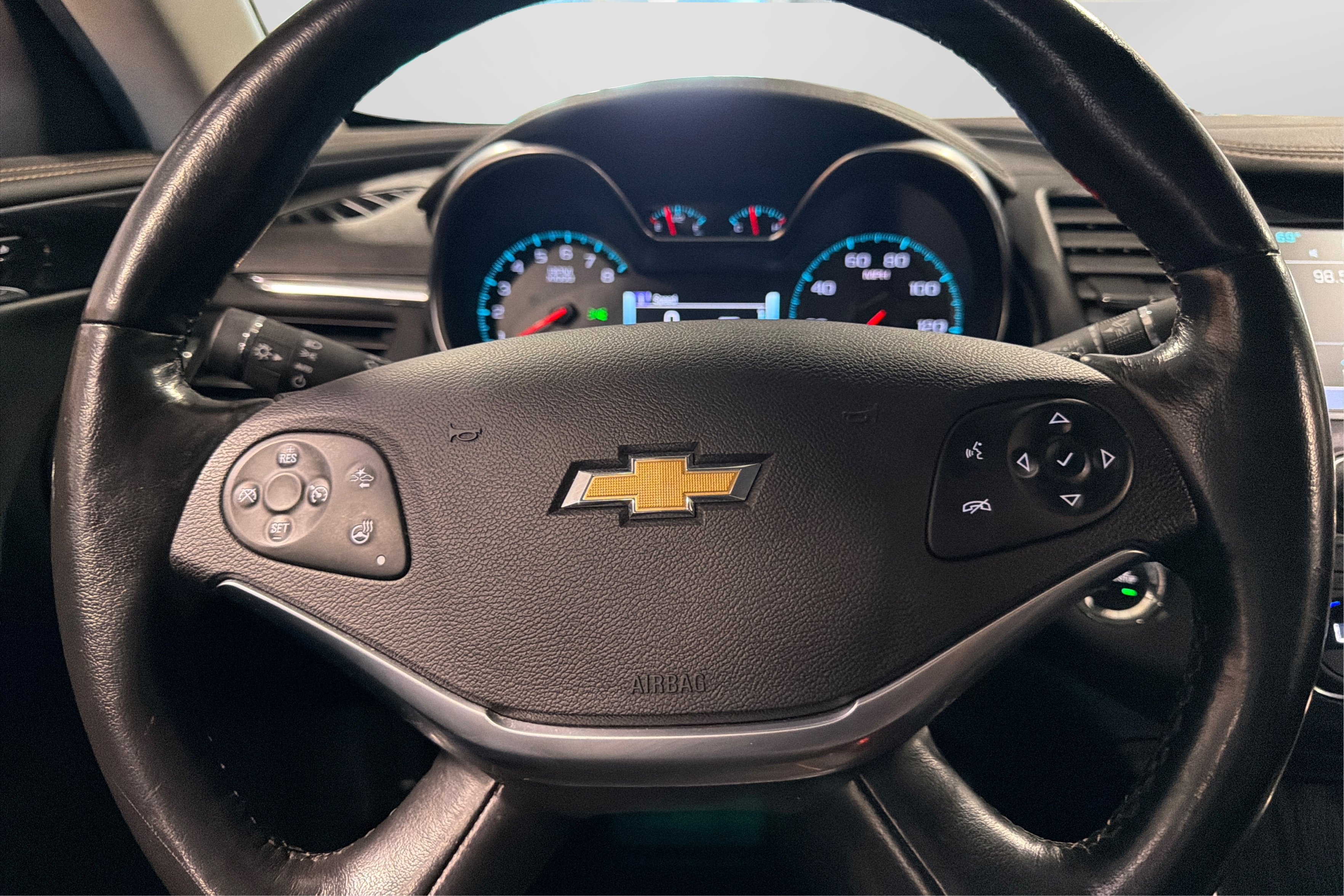 Used 2017 Chevrolet Impala Premier w/ Enhanced Convenience Package FWD image 23