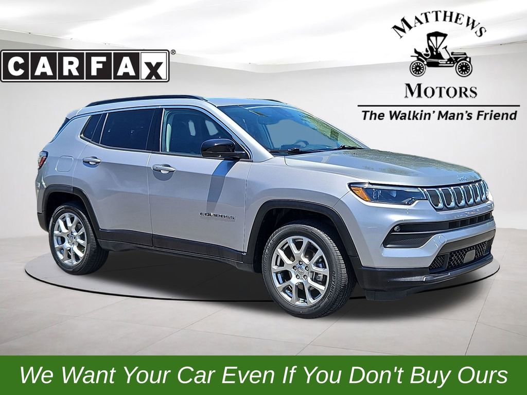 Used 2022 Jeep Compass Latitude w/ Sun and Sound Group AWD/4WD image 1