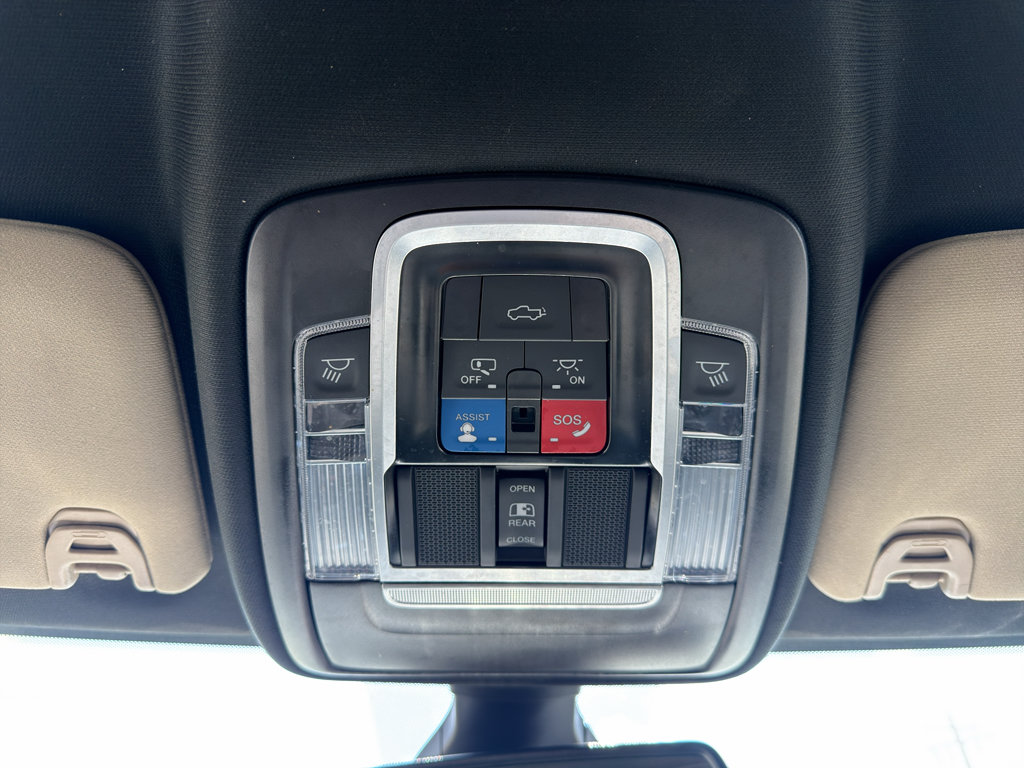 Used 2022 RAM 2500 Laramie AWD/4WD image 17