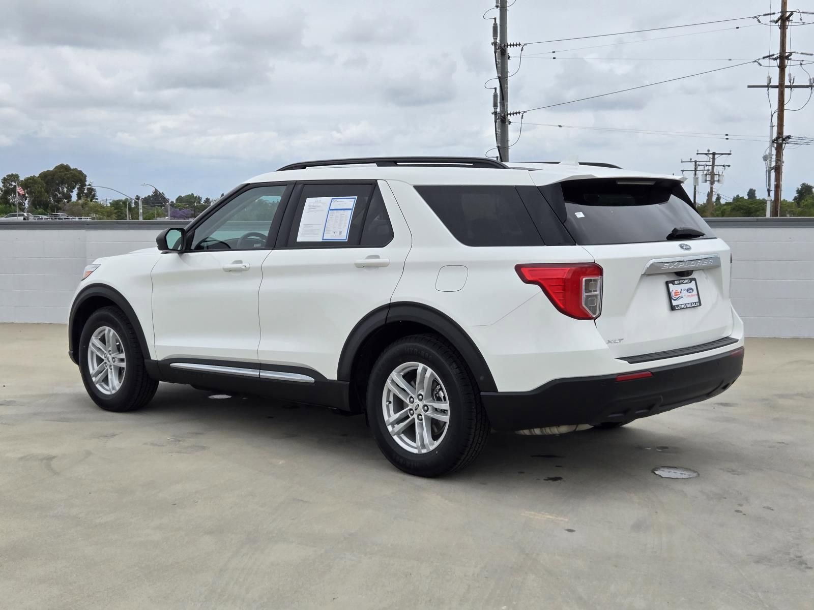 Used 2023 Ford Explorer XLT RWD image 6