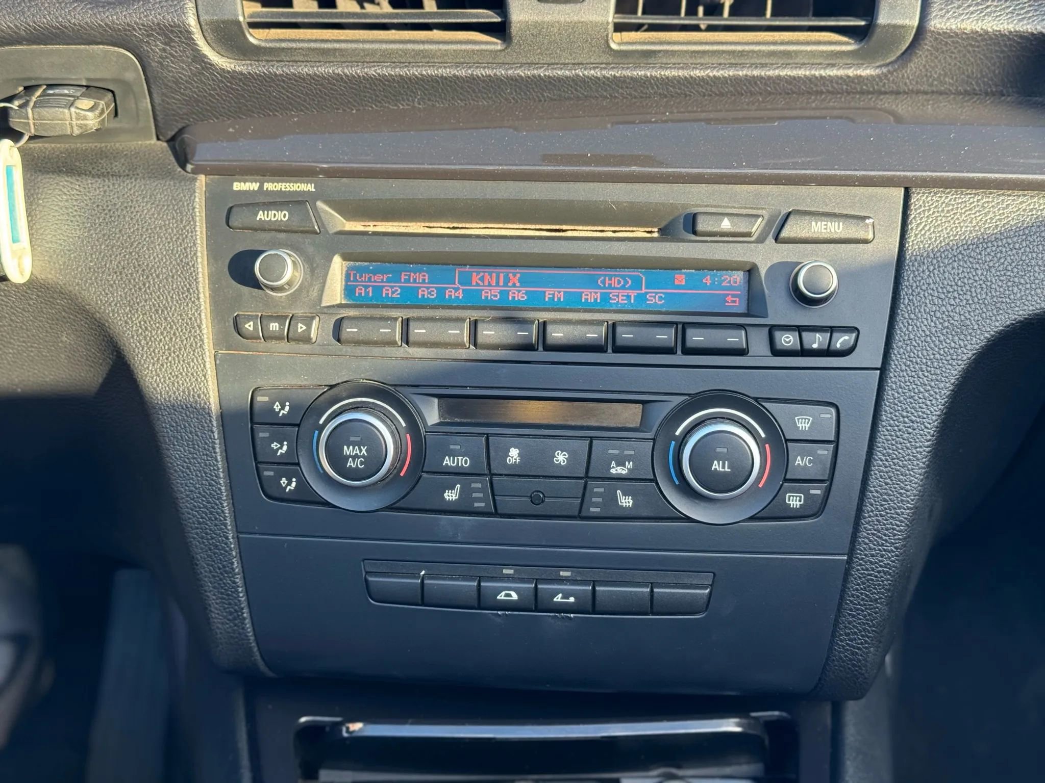 Used 2013 BMW 128i Convertible image 25