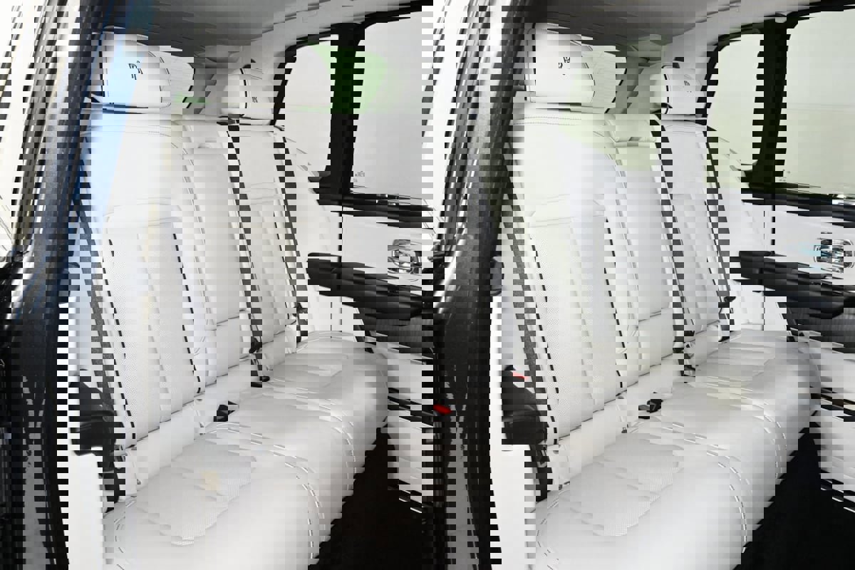 Used 2019 Rolls-Royce Cullinan image 17