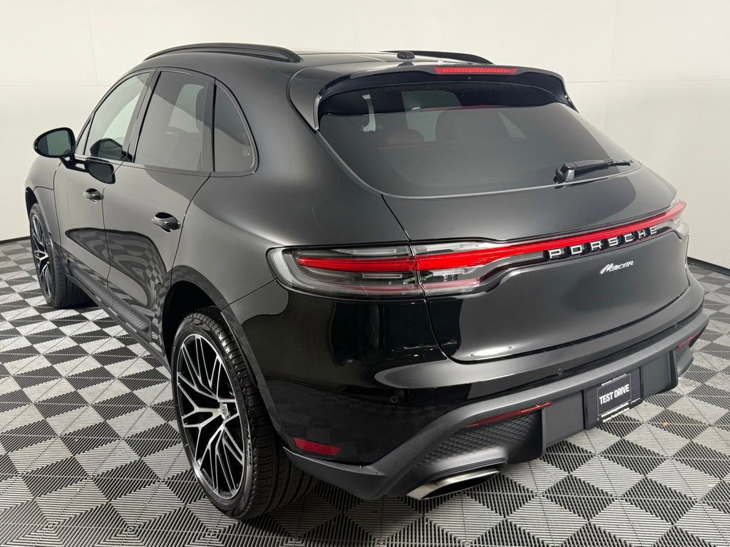 New 2026 Porsche Macan image 3