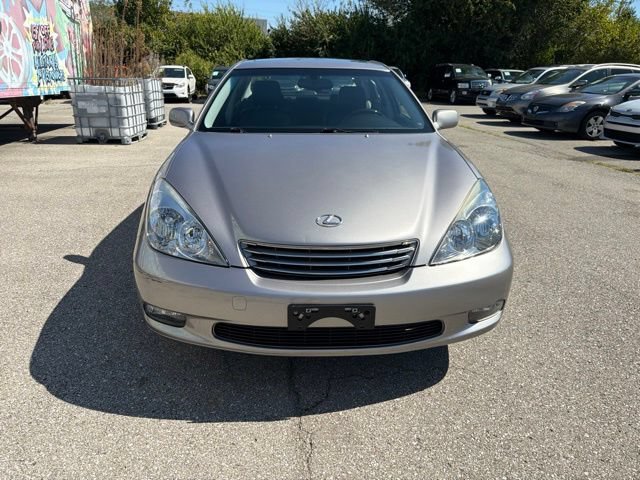Used 2004 Lexus ES 330 w/ Premium Pkg FWD image 2