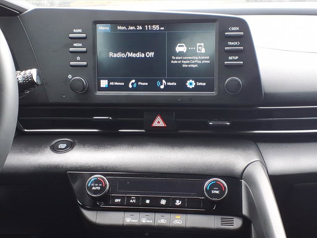 Used 2025 Hyundai Elantra Sport image 46