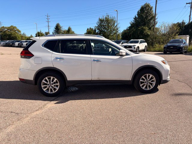 Used 2017 Nissan Rogue SV AWD/4WD image 3