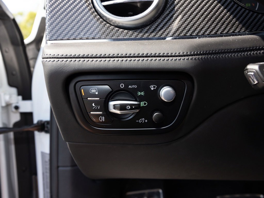 Used 2020 Bentley Bentayga Speed image 29