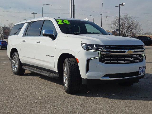 Used 2024 Chevrolet Suburban Premier AWD/4WD image 5