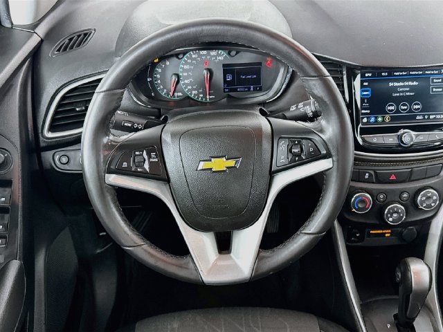 Used 2019 Chevrolet Trax LT w/ LT Convenience Package FWD image 14