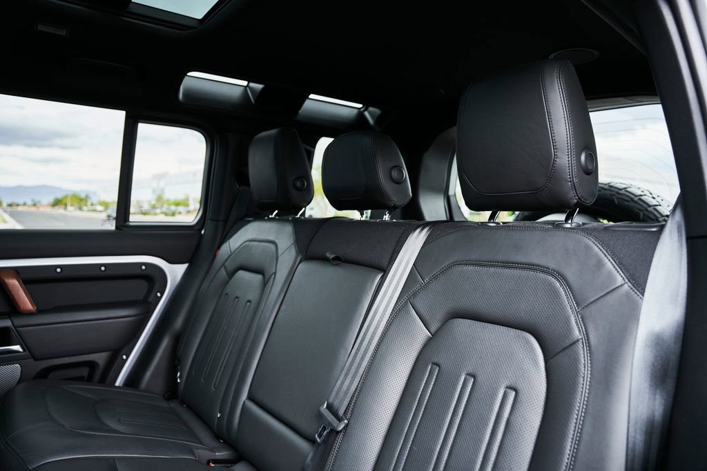 Used 2023 Land Rover Defender 110 X image 49