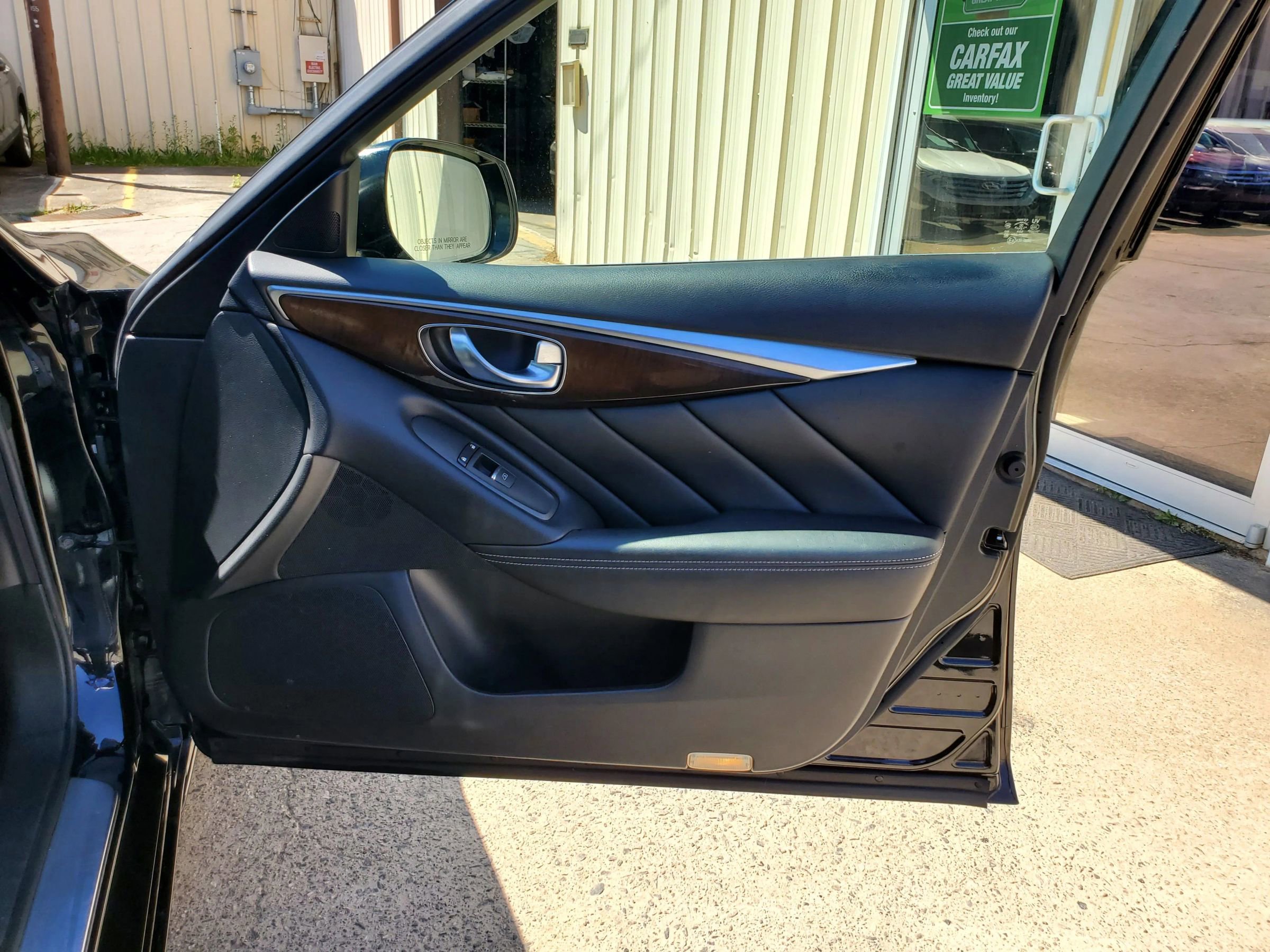 Used 2015 INFINITI Q50 Premium w/ Deluxe Touring Package AWD/4WD image 21