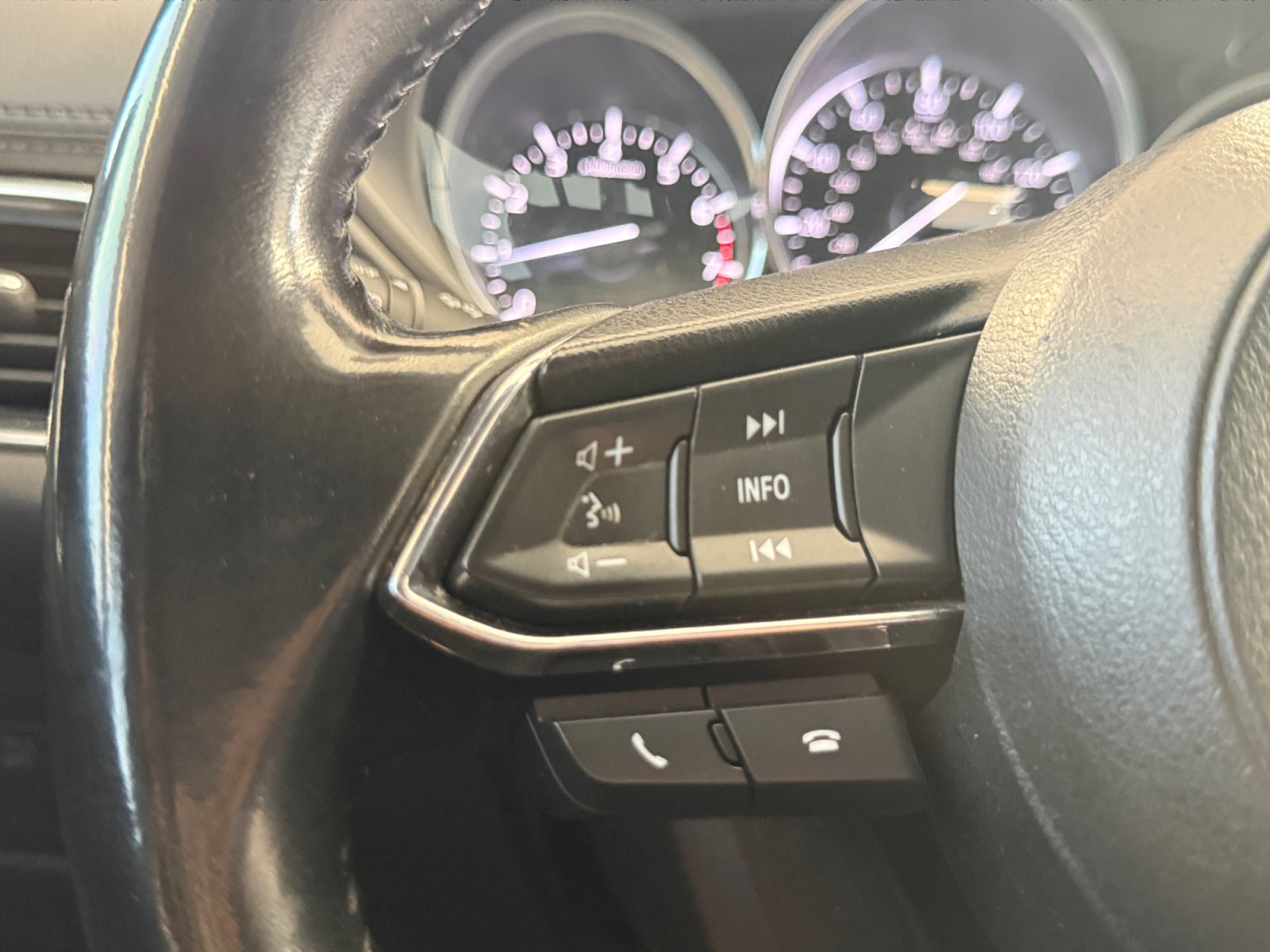 Used 2018 MAZDA CX-5 Touring w/ Preferred Equipment Package FWD image 12