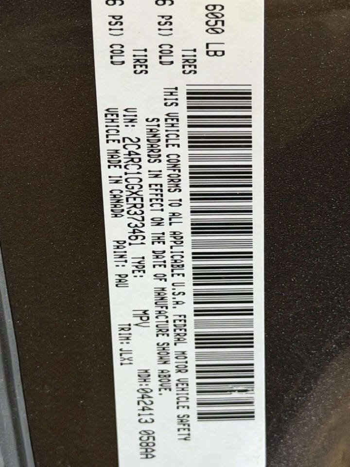 Used 2014 Chrysler Town & Country Touring-L image 22